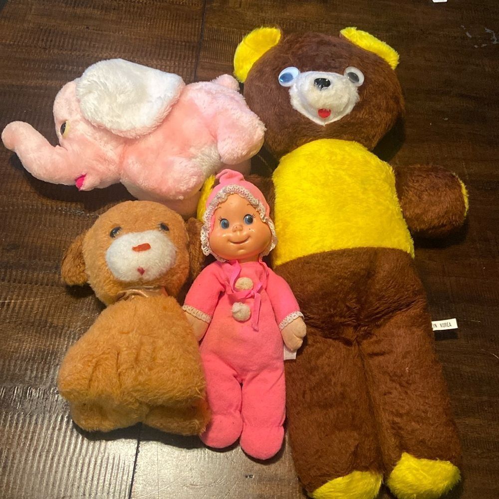 Vintage plush toys Bundle Mattel Baby Beans, wind up bear,Dankin pink elephant